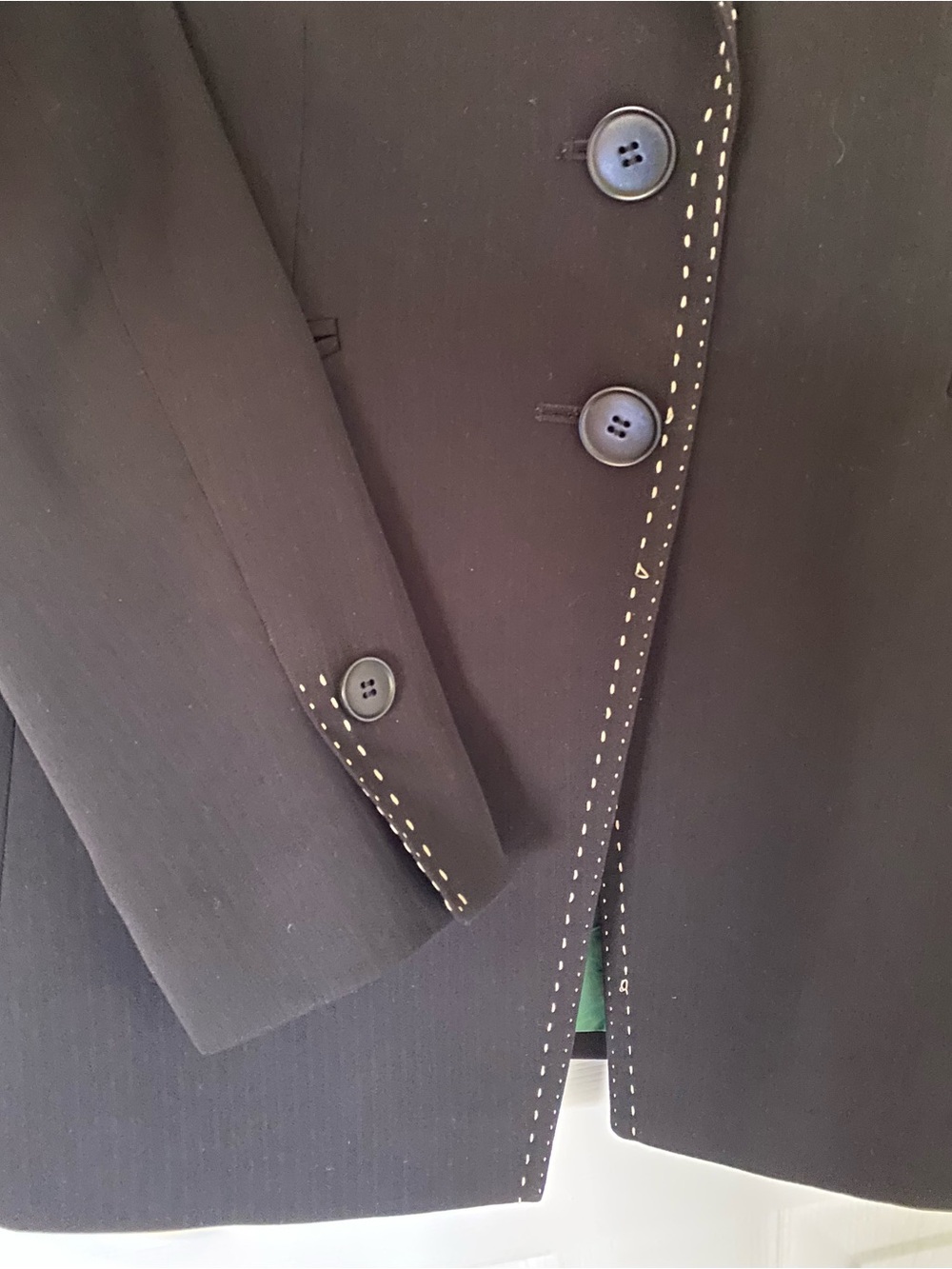 Vintage Black Women's Tailored Blazer with Green Lining and Cuff Detail - Picture 9 of 14